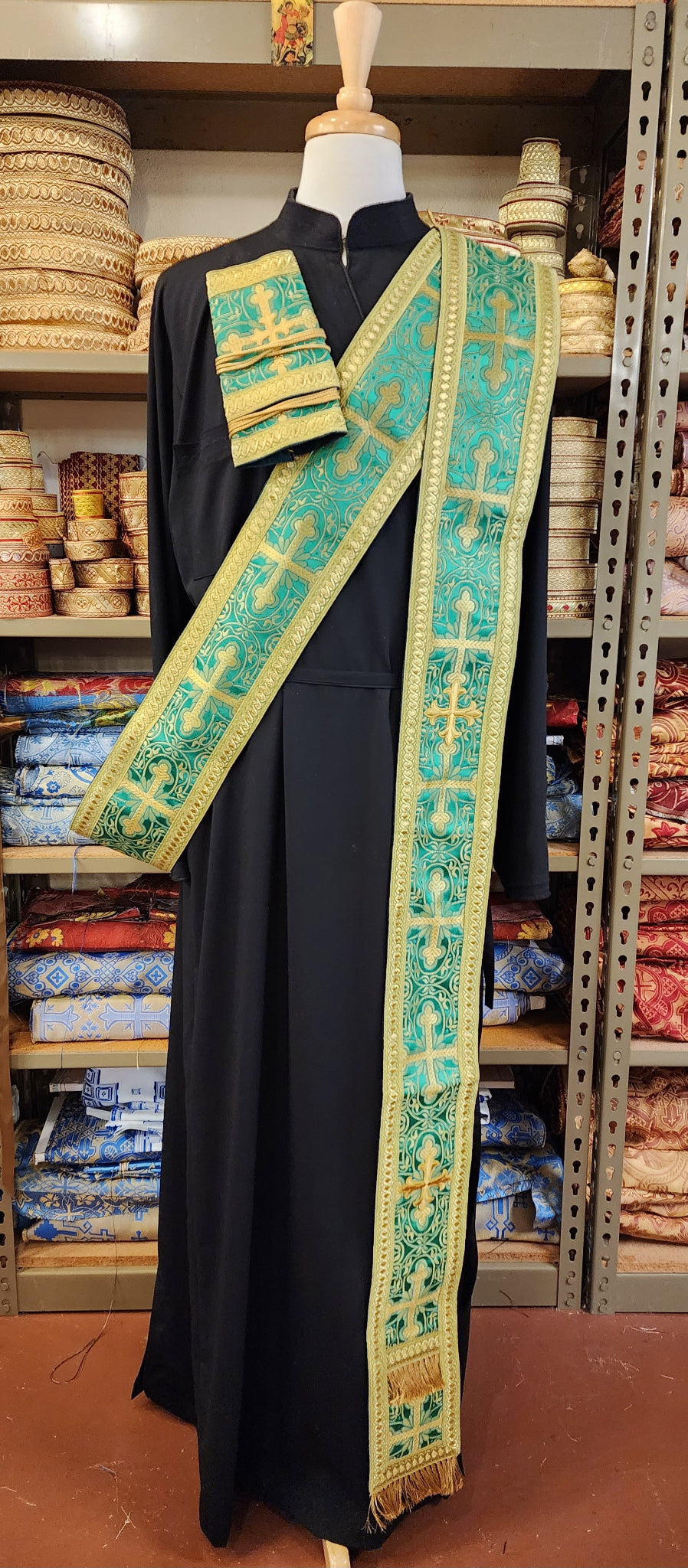 Greek orthodox deacon orarion and cuff in green brocade