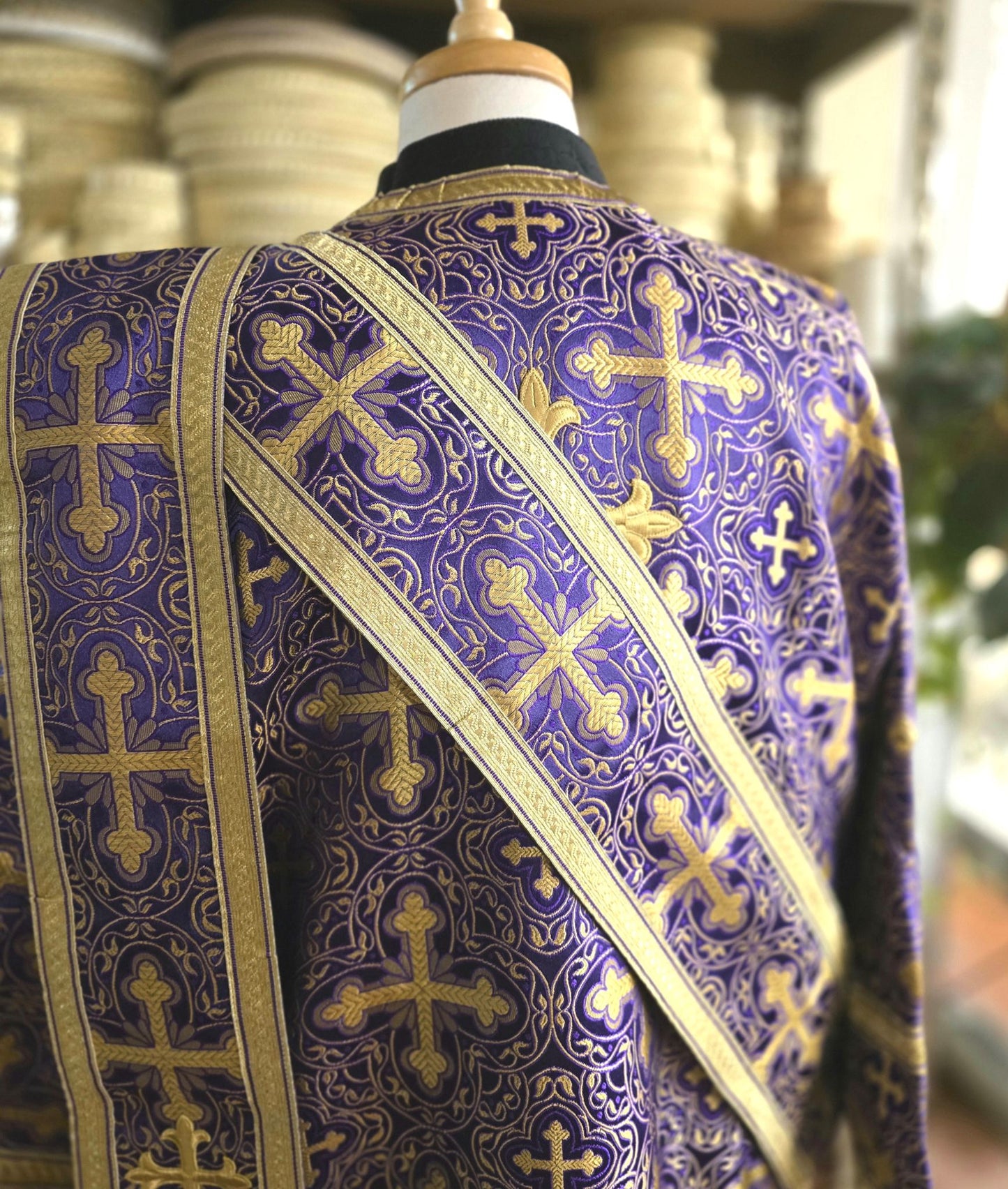 Deacon set, Chalcedon purple Broad Tall