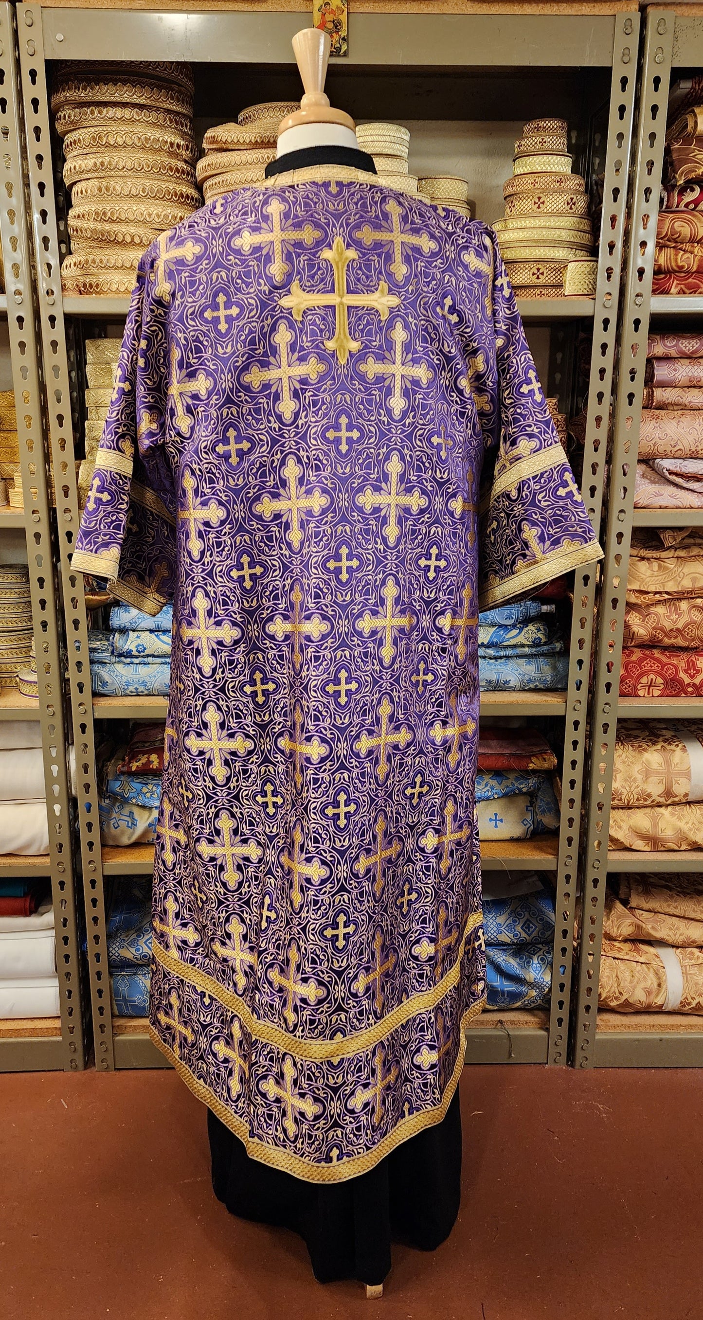 Robe, Chalcedon Purple