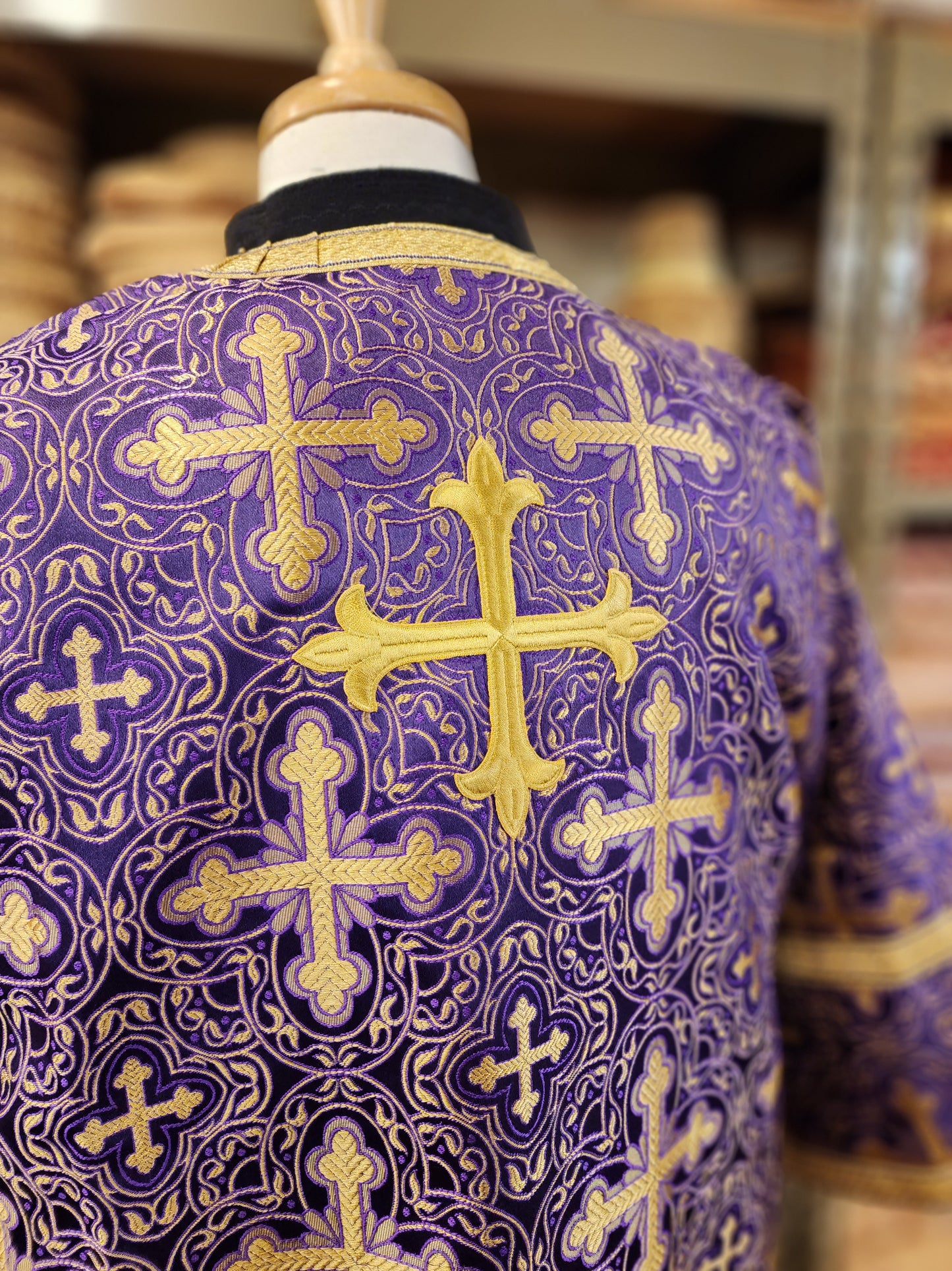 Robe, Chalcedon Purple