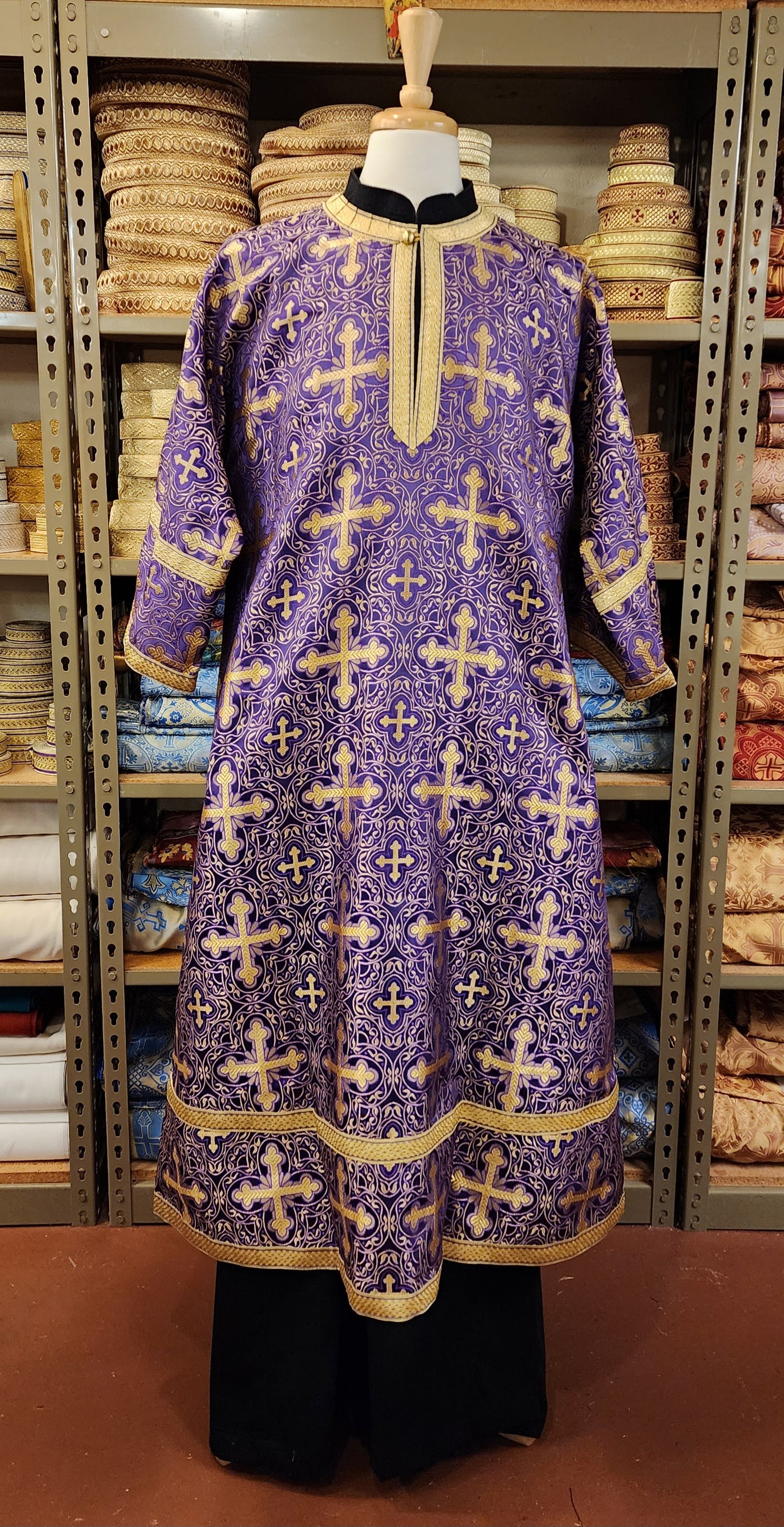 Robe, Chalcedon Purple