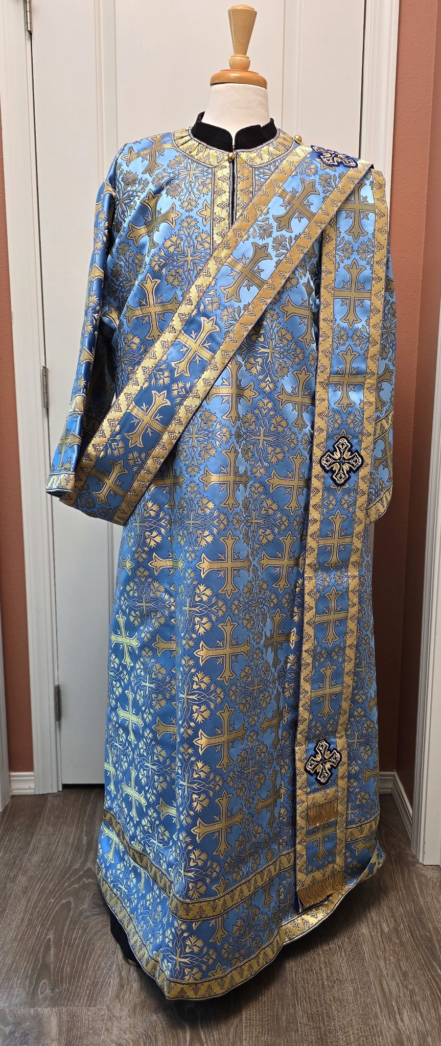 Deacon set, Corinth blue, special crosses