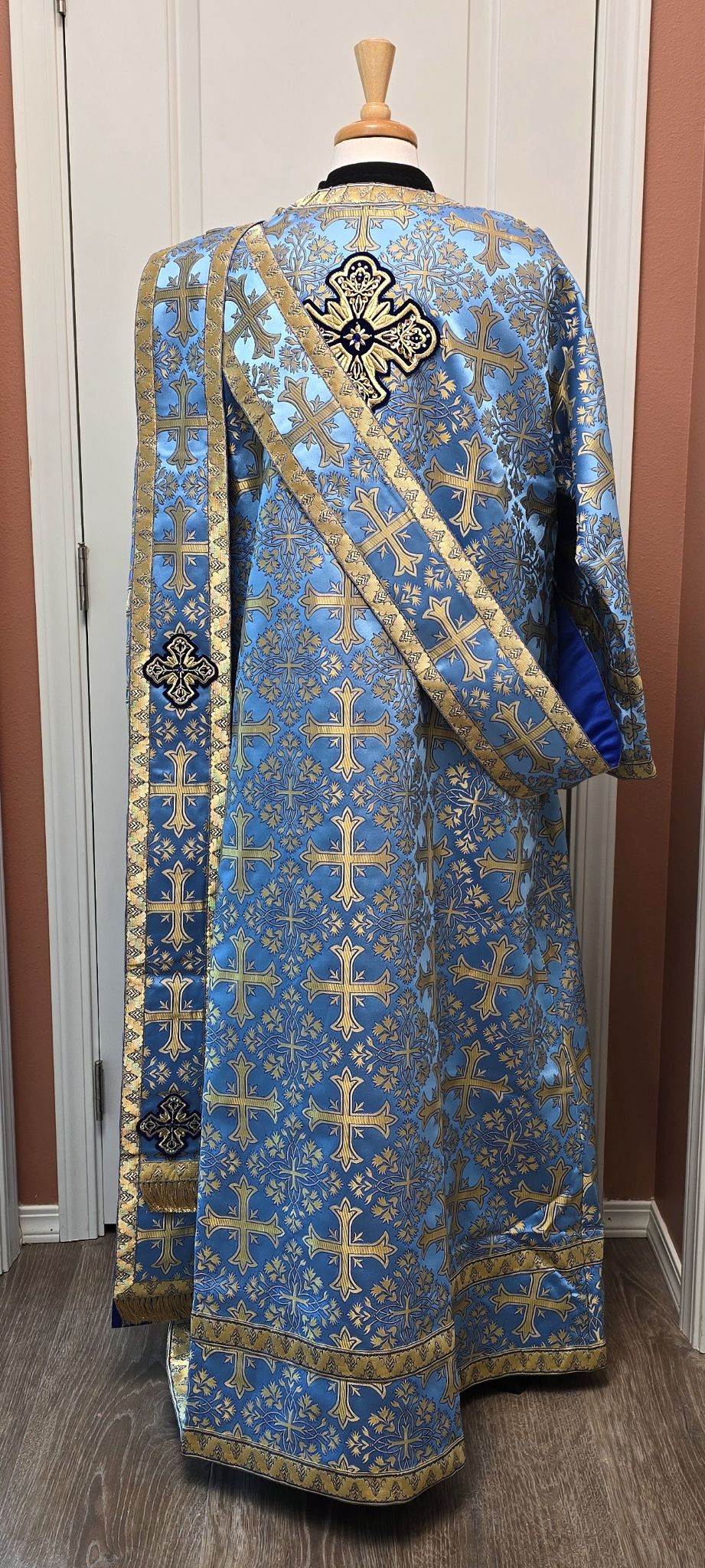 Deacon set, Corinth blue, special crosses