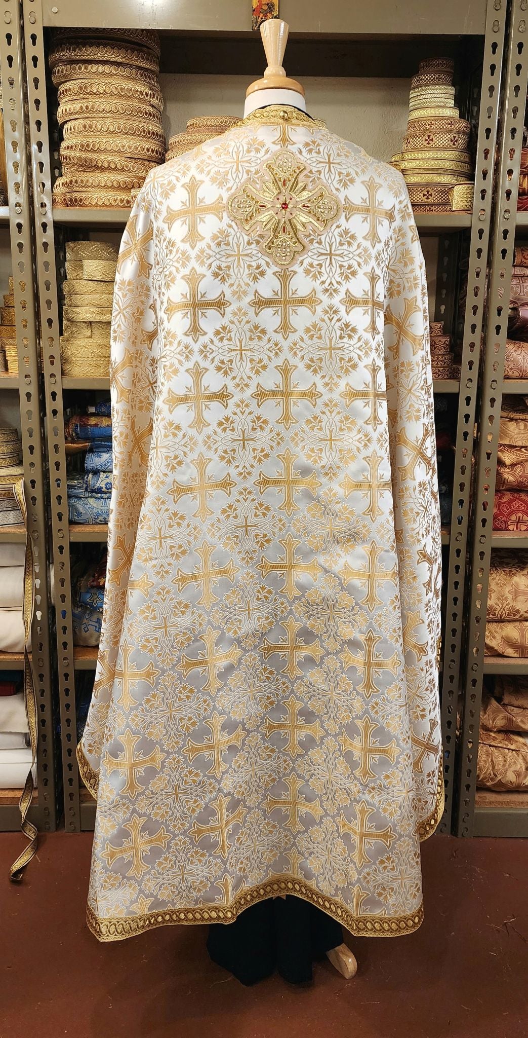 Priest vestments, Corinth Gold/White, Brd Reg